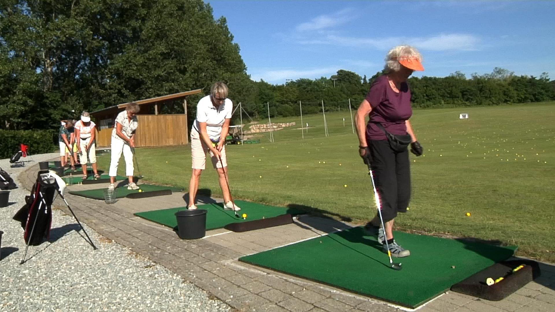 Golfklub kvinder - lokker med yoga og tapas | TV2 ØST