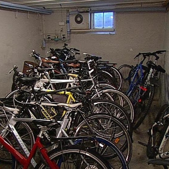 Er du i tvivl, om brugte cykel er stjålet? Politiet guider dig med | TV2 ØST