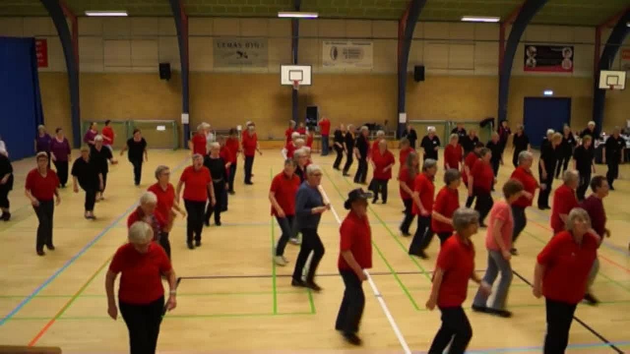 Seniorer Danser Linedance I Slagelse | TV2 ØST