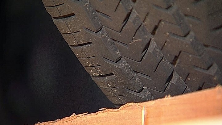 Konsulat salgsplan Gensidig Livsfarligt at køre med nedslidte dæk | TV2 ØST