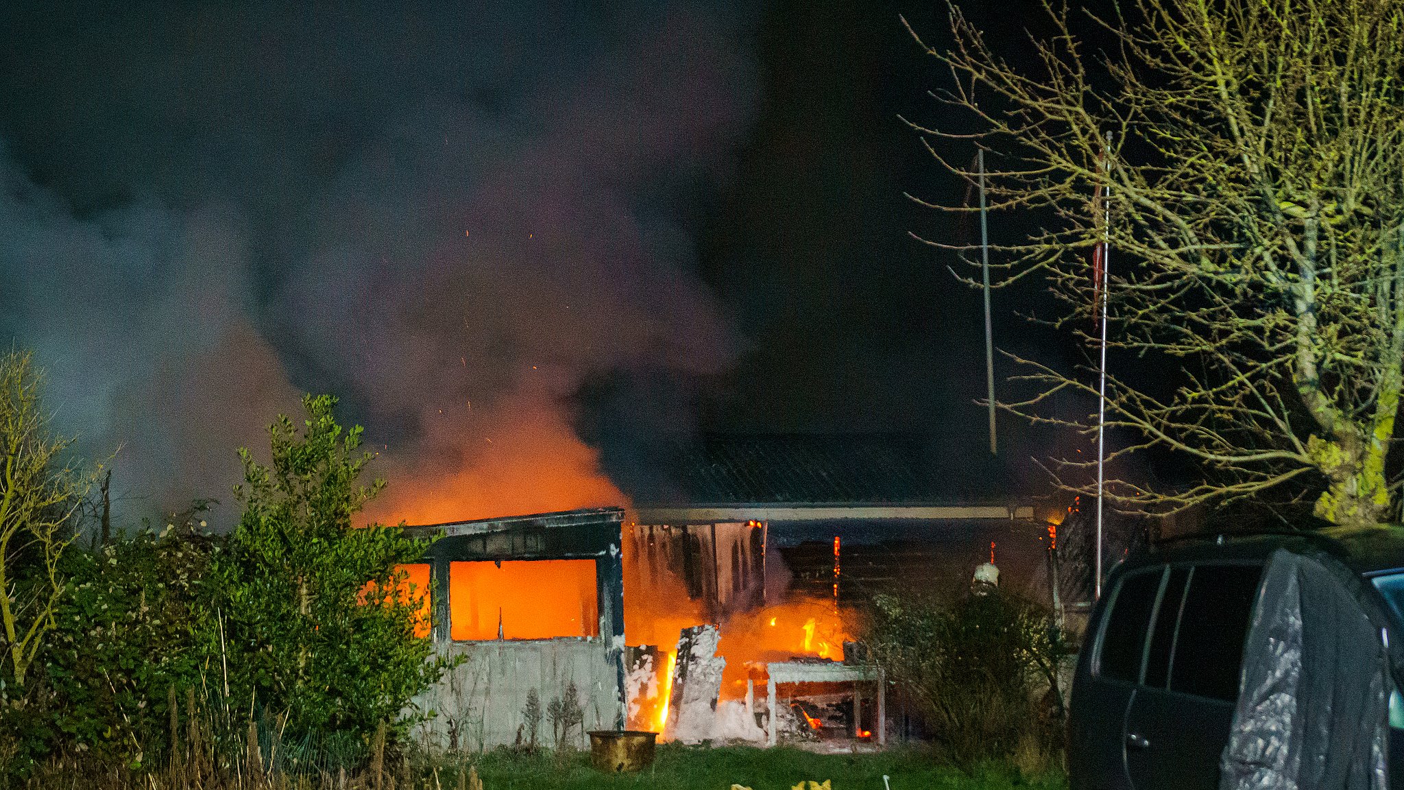 21-årig sigtet for brandstiftelse i kolonihavehus | TV2 ØST