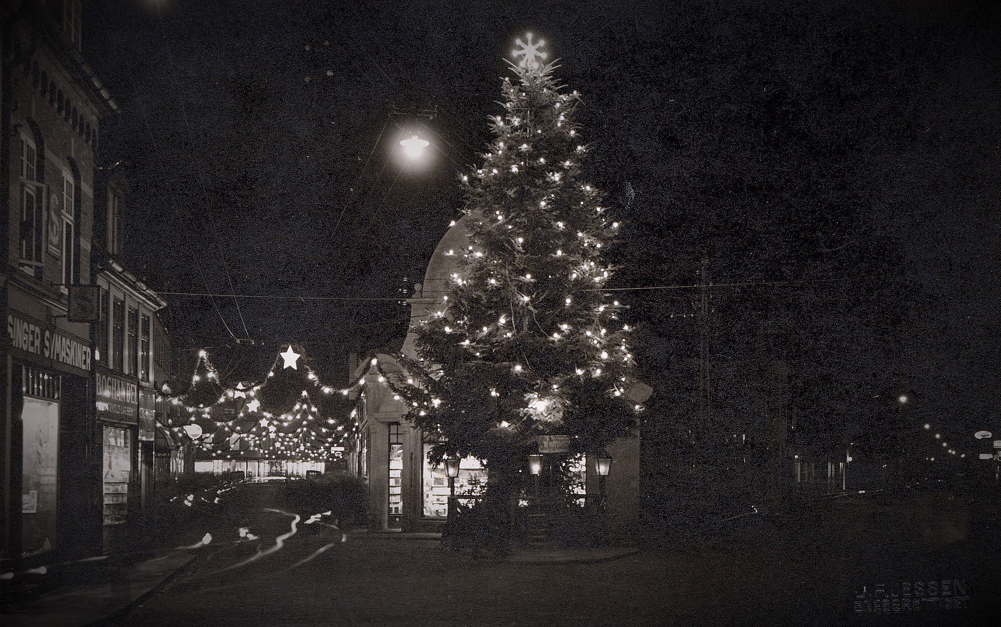 Det første juletræ blev tændt i Danmark mere end 200 år siden TV2 ØST