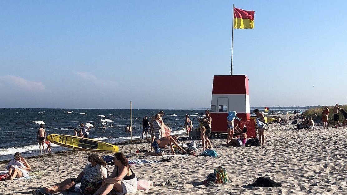 Mand anholdt for at have taget billeder af børn på stranden | TV2 ØST