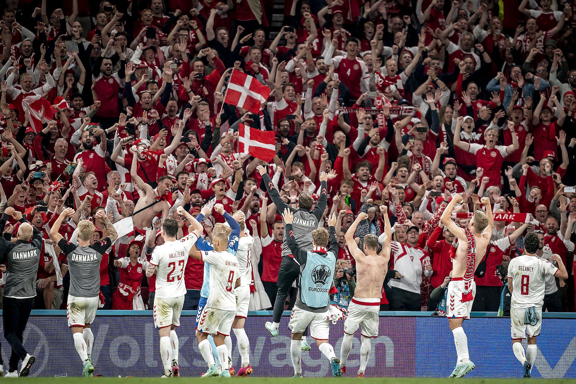 Danmark tæver Rusland og brager i EM-ottendedelsfinalen ...