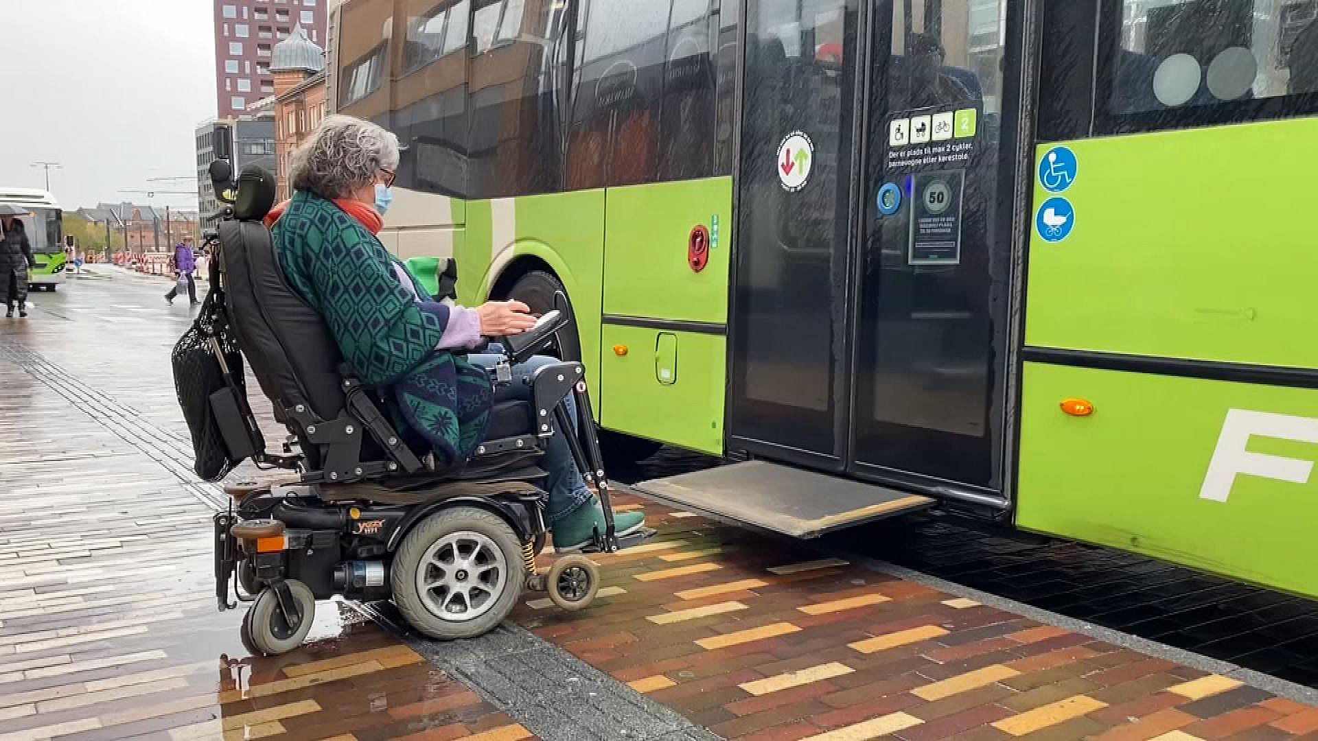 synet flov Indsigtsfuld 12-årige Nichlas sidder i kørestol og kan ikke komme med bussen | TV2 ØST